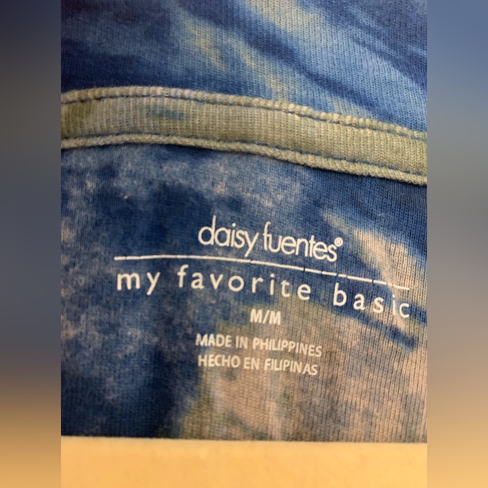 Daisy Fuentes tie dye top. Size medium. - Picture 2 of 7